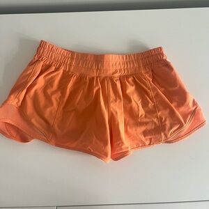 Lululemon 2.5 Hotty Hots size 6 orange